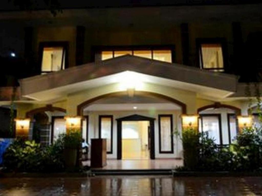 Grand Sumatera Hotel Surabaja Zewnętrze zdjęcie