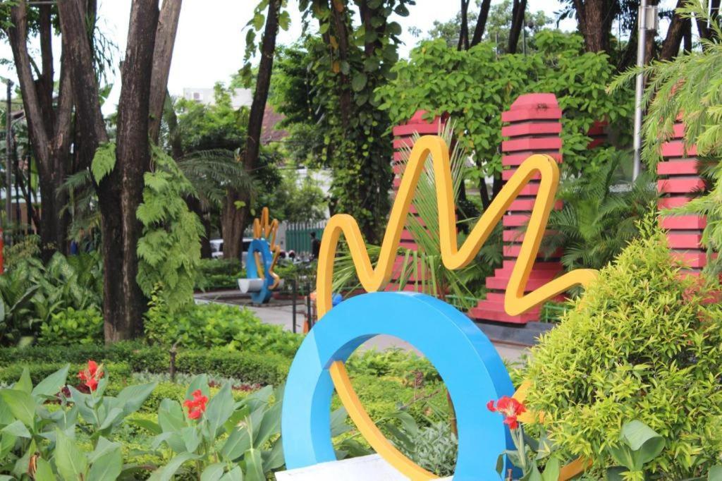 Grand Sumatera Hotel Surabaja Zewnętrze zdjęcie
