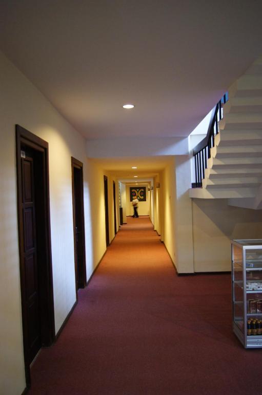 Grand Sumatera Hotel Surabaja Zewnętrze zdjęcie