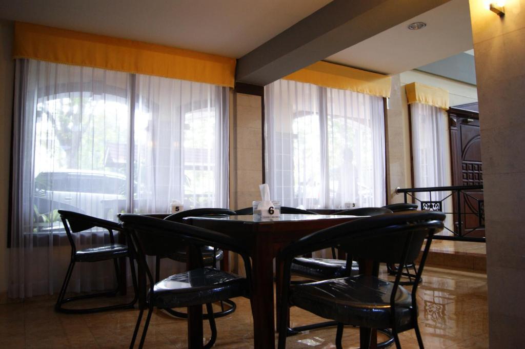 Grand Sumatera Hotel Surabaja Zewnętrze zdjęcie