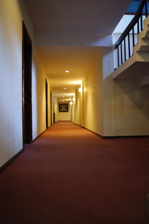 Grand Sumatera Hotel Surabaja Zewnętrze zdjęcie